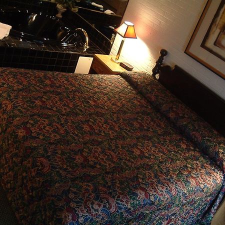 Colonial Inn Mercer-Grove City الغرفة الصورة