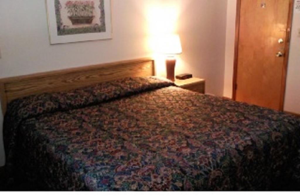 Colonial Inn Mercer-Grove City الغرفة الصورة