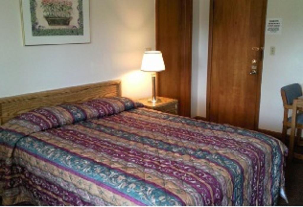 Colonial Inn Mercer-Grove City الغرفة الصورة