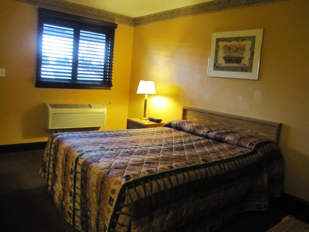 Colonial Inn Mercer-Grove City الغرفة الصورة