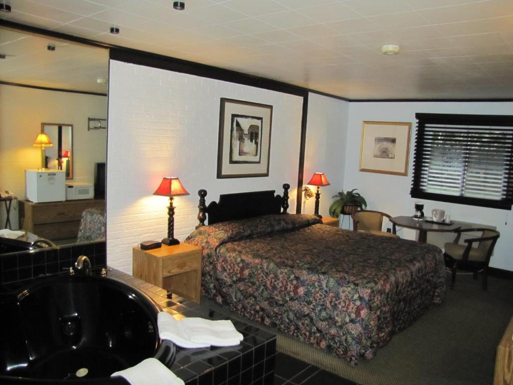 Colonial Inn Mercer-Grove City الغرفة الصورة