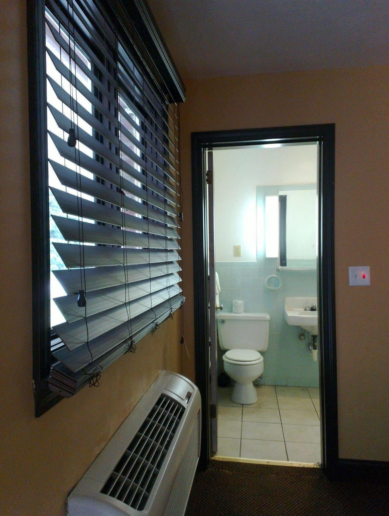Colonial Inn Mercer-Grove City المظهر الخارجي الصورة