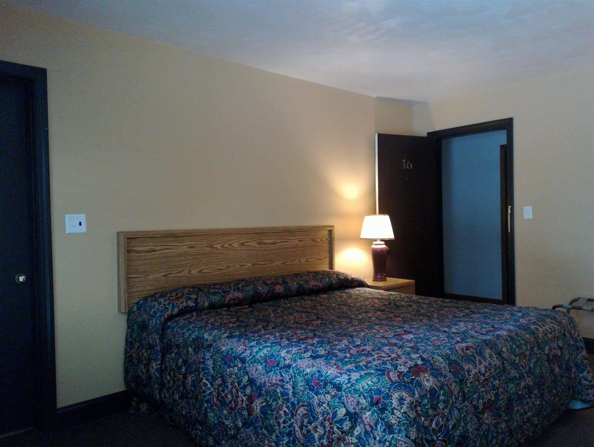 Colonial Inn Mercer-Grove City المظهر الخارجي الصورة