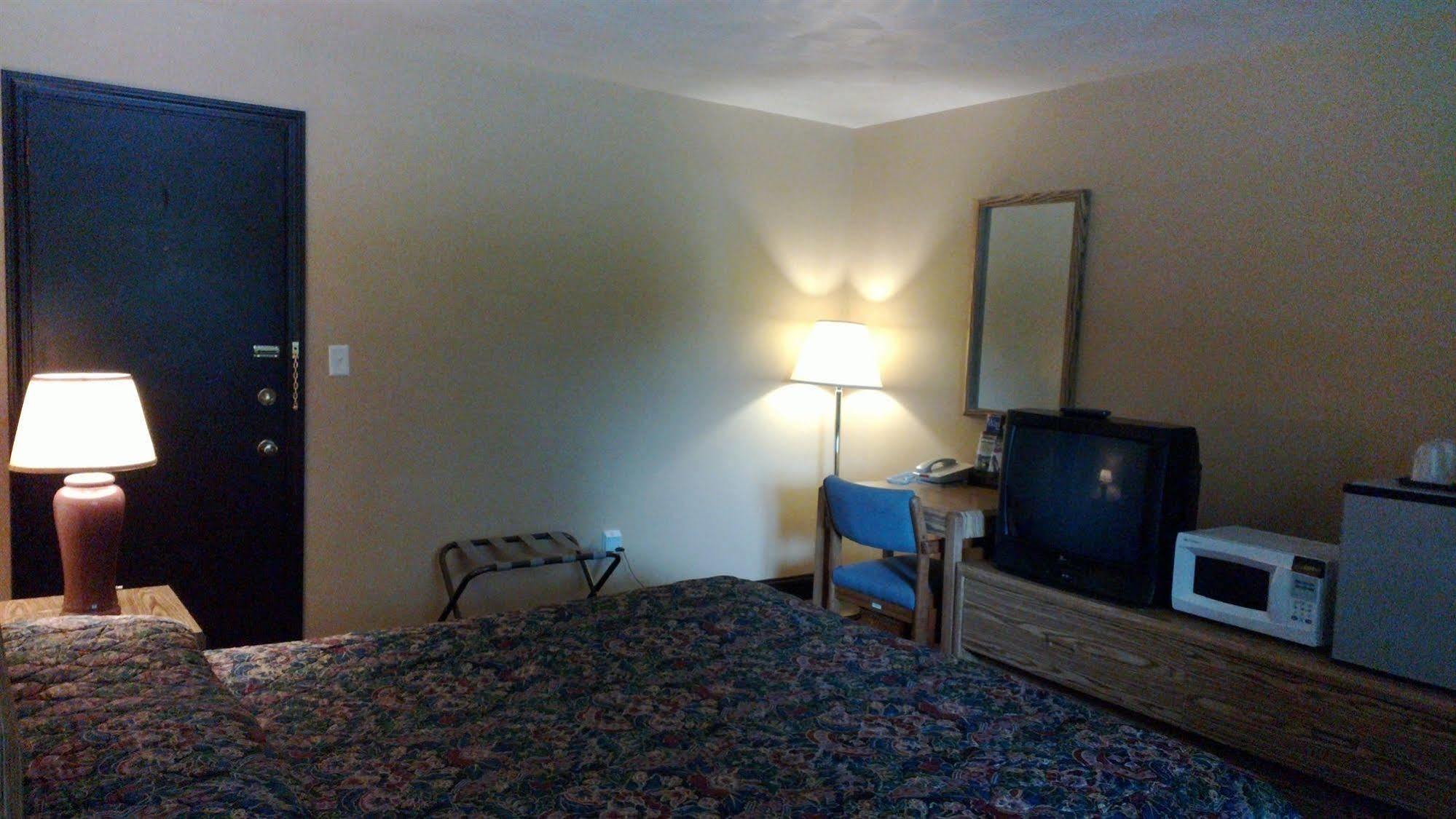 Colonial Inn Mercer-Grove City المظهر الخارجي الصورة