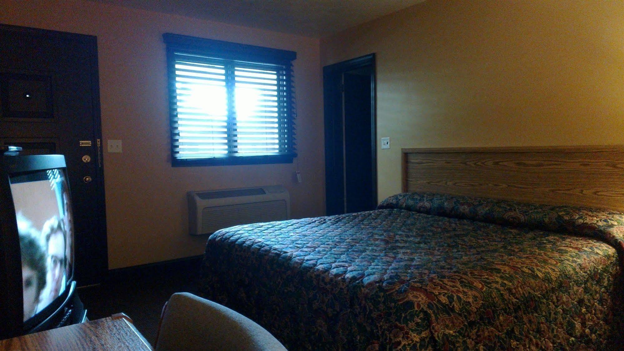 Colonial Inn Mercer-Grove City المظهر الخارجي الصورة