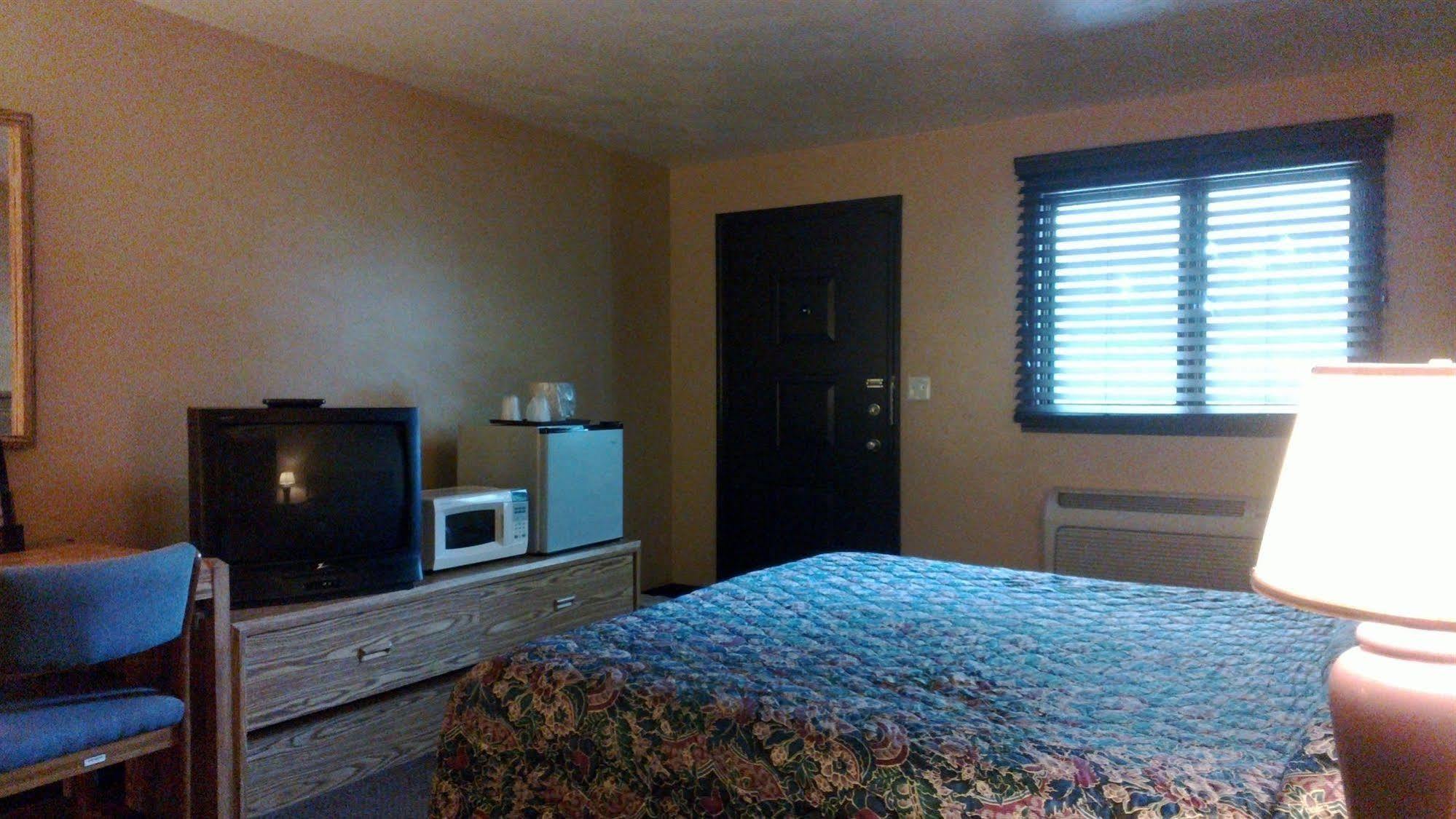 Colonial Inn Mercer-Grove City المظهر الخارجي الصورة